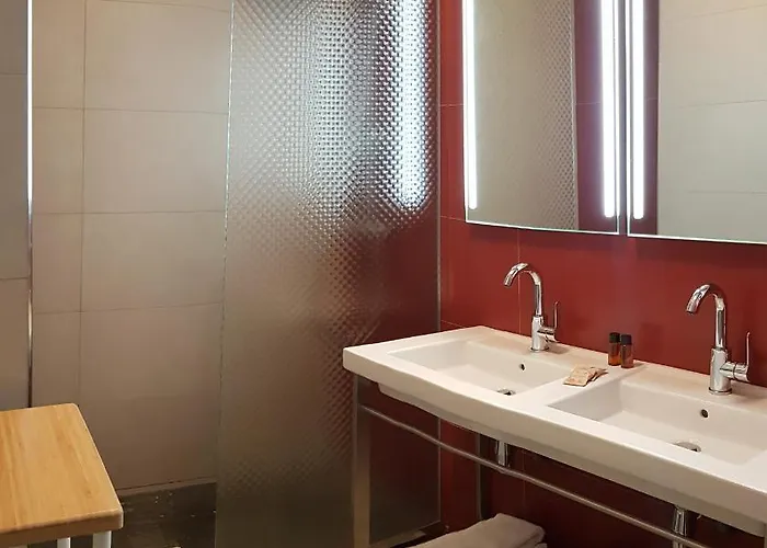 Hotel Pyrenees Atlantique 3*