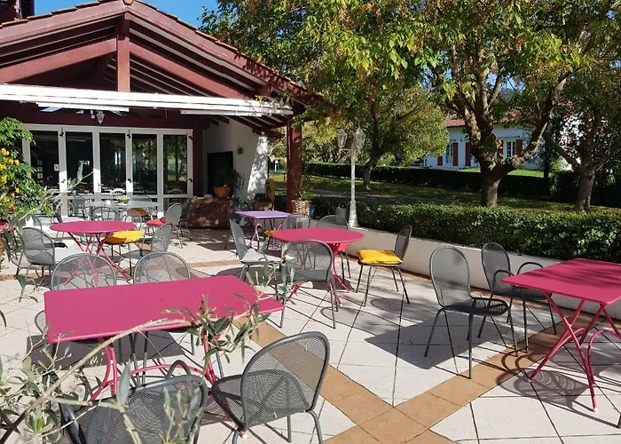 Hotel Pyrenees Atlantique 3*